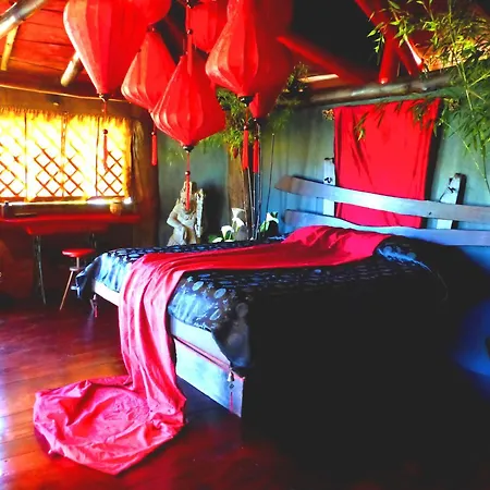 Holiday home Le Vertige Du Tigre Courniou
